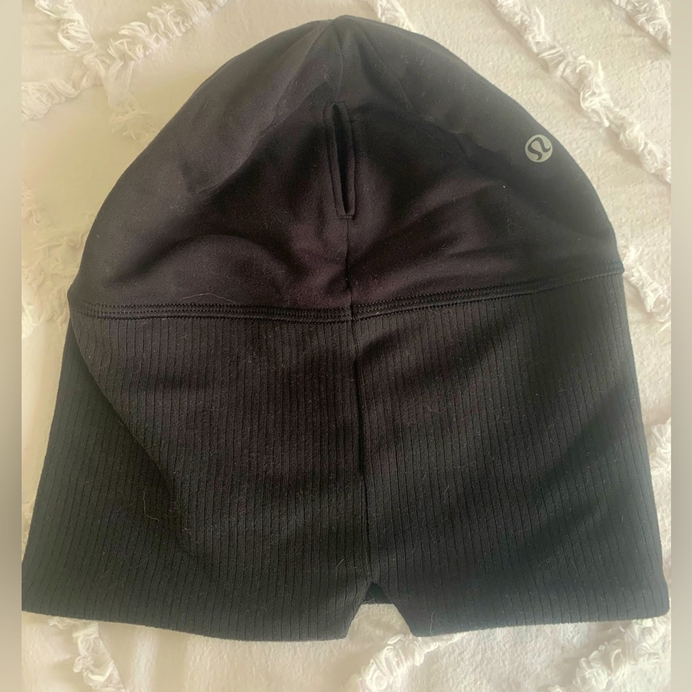 Lululemon women’s running beanie black - one size